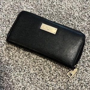 BCBG wallet